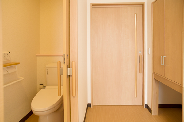 居室トイレ・収納